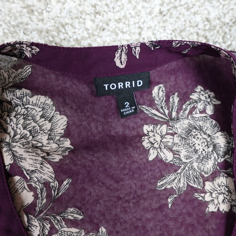 Torrid Burgundy Floral Sheer High-Low Tunic Shirt Womens 2 Plus V-Neck Roll Tab - Picture 3 of 5